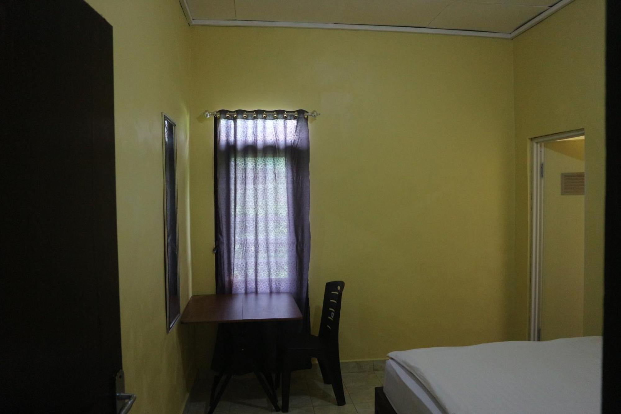 Tange Guest House Ruteng Exterior photo