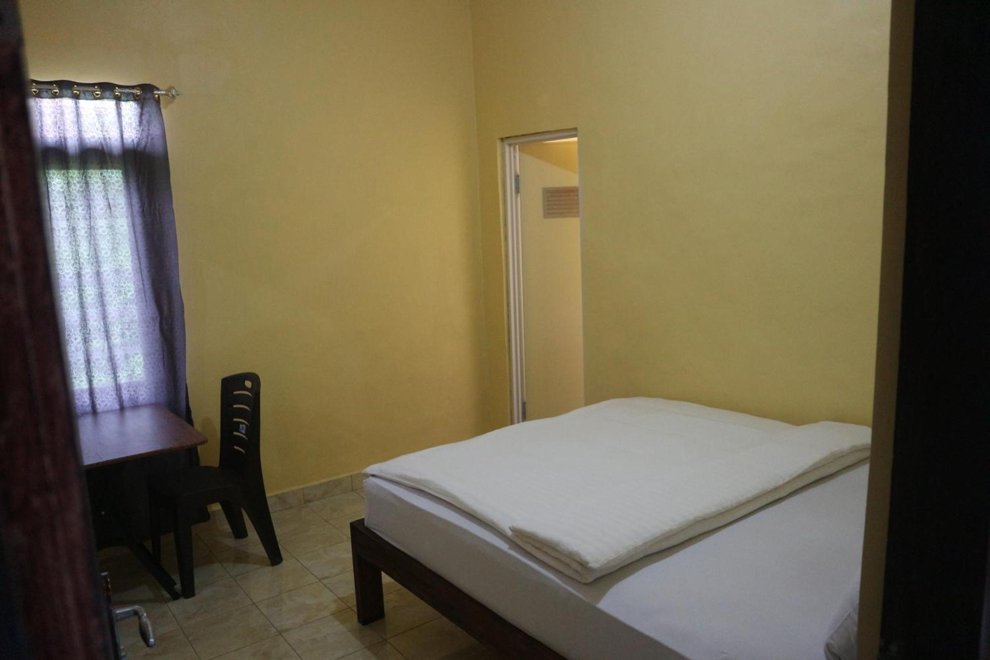 Tange Guest House Ruteng Exterior photo