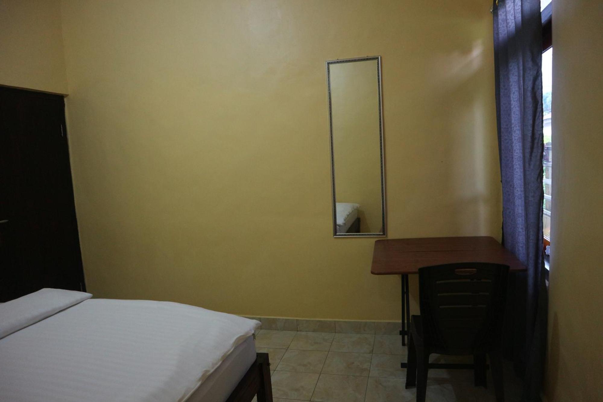 Tange Guest House Ruteng Exterior photo